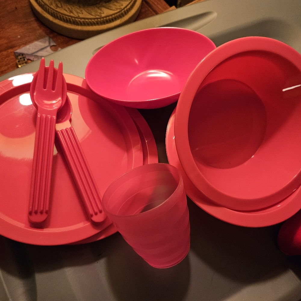 Pink kid dishes 10 pc